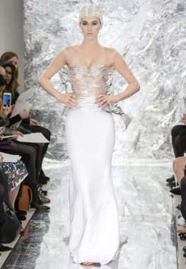 Theia - Gelin İlkbahar/Yaz 2017 Podyum Gösterisi