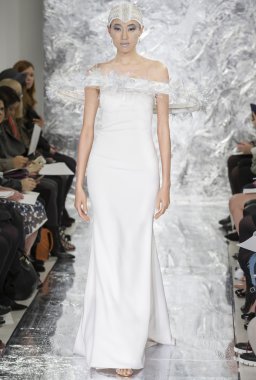 Theia - Gelin İlkbahar/Yaz 2017 Podyum Gösterisi