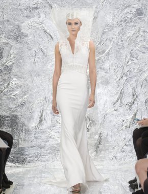 Theia - Gelin İlkbahar/Yaz 2017 Podyum Gösterisi