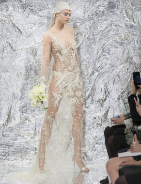 Theia - Gelin İlkbahar/Yaz 2017 Podyum Gösterisi