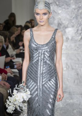 Theia - Gelin İlkbahar/Yaz 2017 Podyum Gösterisi