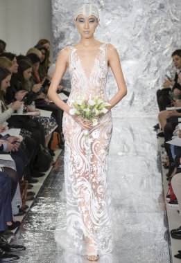 Theia - Gelin İlkbahar/Yaz 2017 Podyum Gösterisi