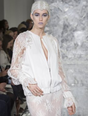 Theia - Gelin İlkbahar/Yaz 2017 Podyum Gösterisi