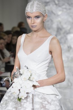 Theia - Gelin İlkbahar/Yaz 2017 Podyum Gösterisi