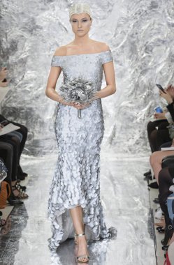 Theia - Gelin İlkbahar/Yaz 2017 Podyum Gösterisi