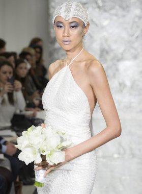 Theia - Gelin İlkbahar/Yaz 2017 Podyum Gösterisi