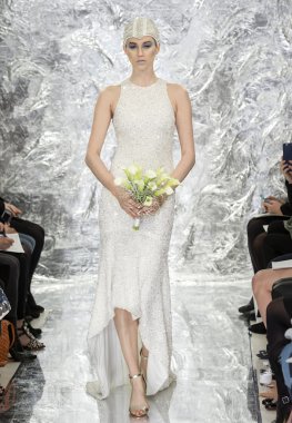 Theia - Gelin İlkbahar/Yaz 2017 Podyum Gösterisi