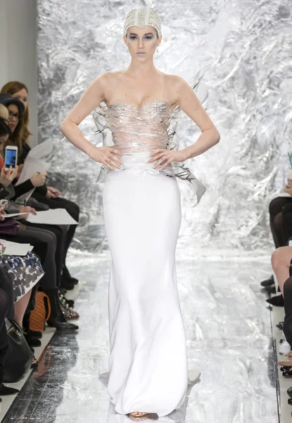 Theia - Gelin İlkbahar/Yaz 2017 Podyum Gösterisi