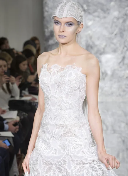 Theia - Gelin İlkbahar/Yaz 2017 Podyum Gösterisi