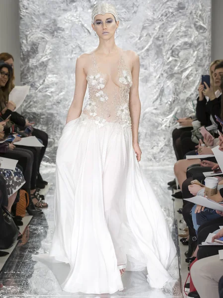 Theia - Gelin İlkbahar/Yaz 2017 Podyum Gösterisi