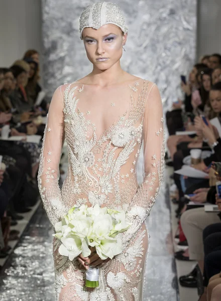 Theia - Gelin İlkbahar/Yaz 2017 Podyum Gösterisi