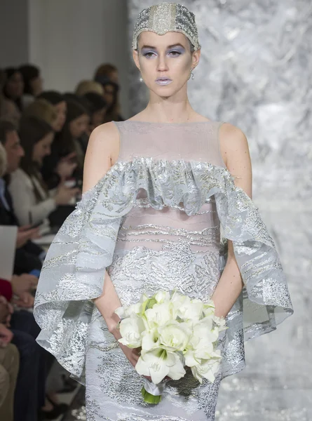 Theia - Gelin İlkbahar/Yaz 2017 Podyum Gösterisi