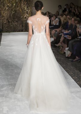 Mira Zwillinger - Gelinlik İlkbahar/Yaz 2017 Podyum Gösterisi