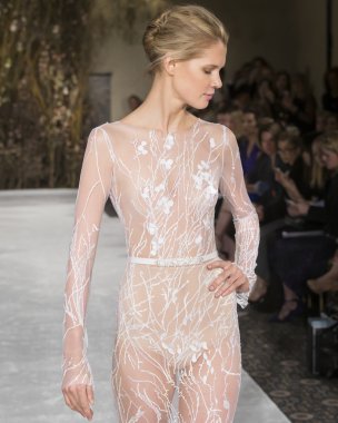 Mira Zwillinger - Gelinlik İlkbahar/Yaz 2017 Podyum Gösterisi