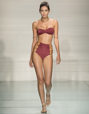 VIX Paula Hermanny - 2017 Funkshion yüzmek moda haftası