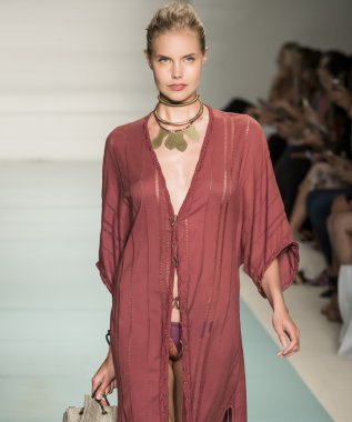 VIX Paula Hermanny - 2017 Funkshion yüzmek moda haftası