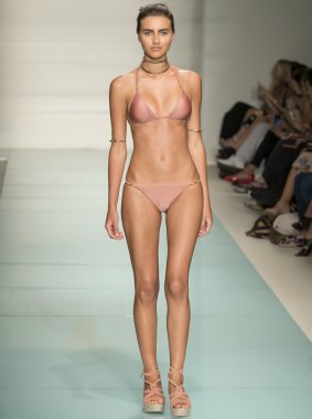 VIX Paula Hermanny - 2017 Funkshion yüzmek moda haftası