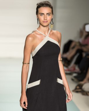 VIX Paula Hermanny - 2017 Funkshion yüzmek moda haftası