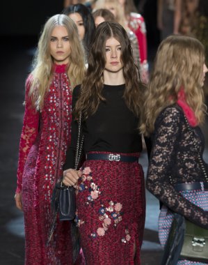 Monique Lhuillier - sonbahar kış 2016 koleksiyonu