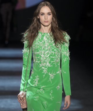 Monique Lhuillier - sonbahar kış 2016 koleksiyonu