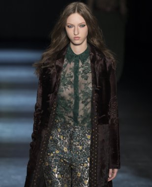 Monique Lhuillier - sonbahar kış 2016 koleksiyonu