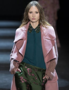 Monique Lhuillier - sonbahar kış 2016 koleksiyonu