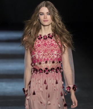 Monique Lhuillier - sonbahar kış 2016 koleksiyonu