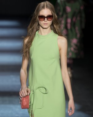 Monique Lhuillier - sonbahar kış 2016 koleksiyonu