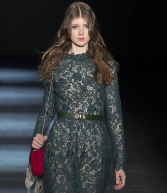 Monique Lhuillier - sonbahar kış 2016 koleksiyonu