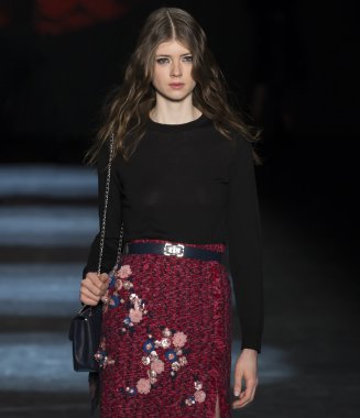 Monique Lhuillier - sonbahar kış 2016 koleksiyonu