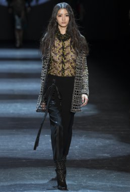 Monique Lhuillier - sonbahar kış 2016 koleksiyonu