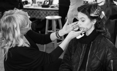 Monique Lhuillier - Sonbahar 2016 Koleksiyonu - Sahne Arkası