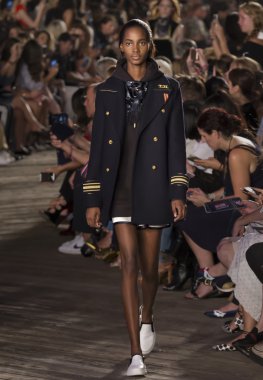 Tommy Hilfiger - Güz 2016 koleksiyonu - Bölüm 2