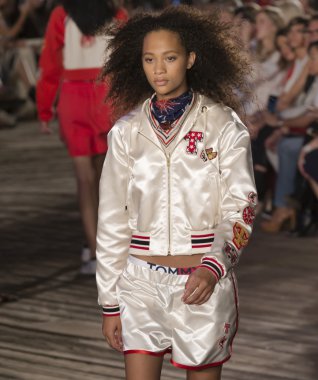 Tommy Hilfiger - Güz 2016 koleksiyonu - Bölüm 2