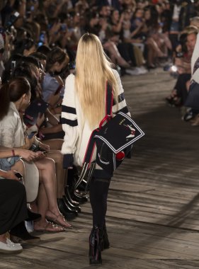 Tommy Hilfiger - Güz 2016 koleksiyonu - Bölüm 2