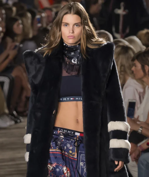 Tommy Hilfiger - Güz 2016 koleksiyonu - Bölüm 2