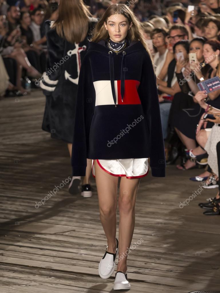 Tommy Hilfiger - 2016 Collection - – Stock Editorial Photo © SharpShooter #124483564
