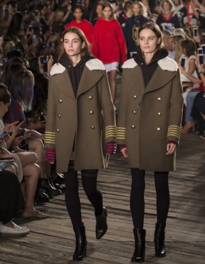 Tommy Hilfiger - Güz 2016 koleksiyonu - Bölüm 2