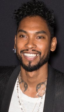 Harper'ın Bazaarı simgeler kutlama