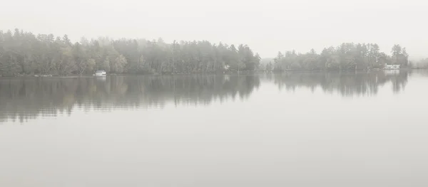 Lago Foggy in Norvegia, Maine, Stati Uniti d'America — Foto Stock