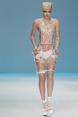 Betsey Johnson - 2015 bahar koleksiyonu