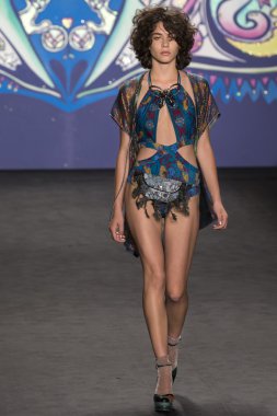 Anna sui - 2015 bahar koleksiyonu