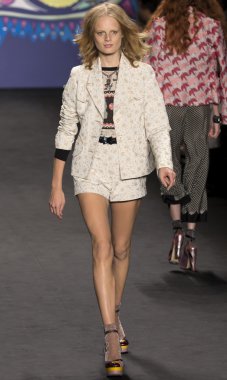 Anna sui - 2015 bahar koleksiyonu
