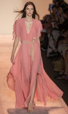 BCBGMAXAZRIA bahar 2015 hazır pist Show