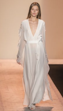 BCBGMAXAZRIA bahar 2015 hazır pist Show