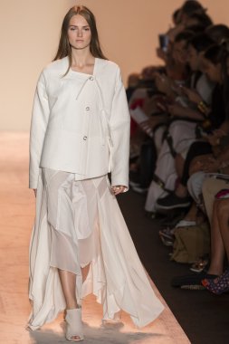 BCBGMAXAZRIA bahar 2015 hazır pist Show