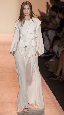 BCBGMAXAZRIA bahar 2015 hazır pist Show