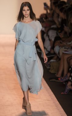 BCBGMAXAZRIA bahar 2015 hazır pist Show
