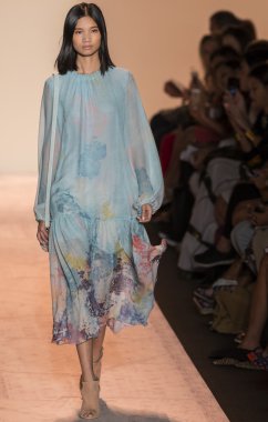 BCBGMAXAZRIA bahar 2015 hazır pist Show