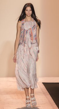 BCBGMAXAZRIA bahar 2015 hazır pist Show